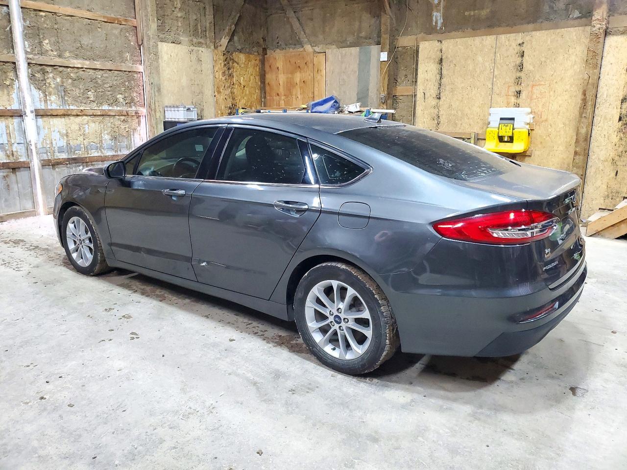 2020 Ford Fusion Se - Фото 2