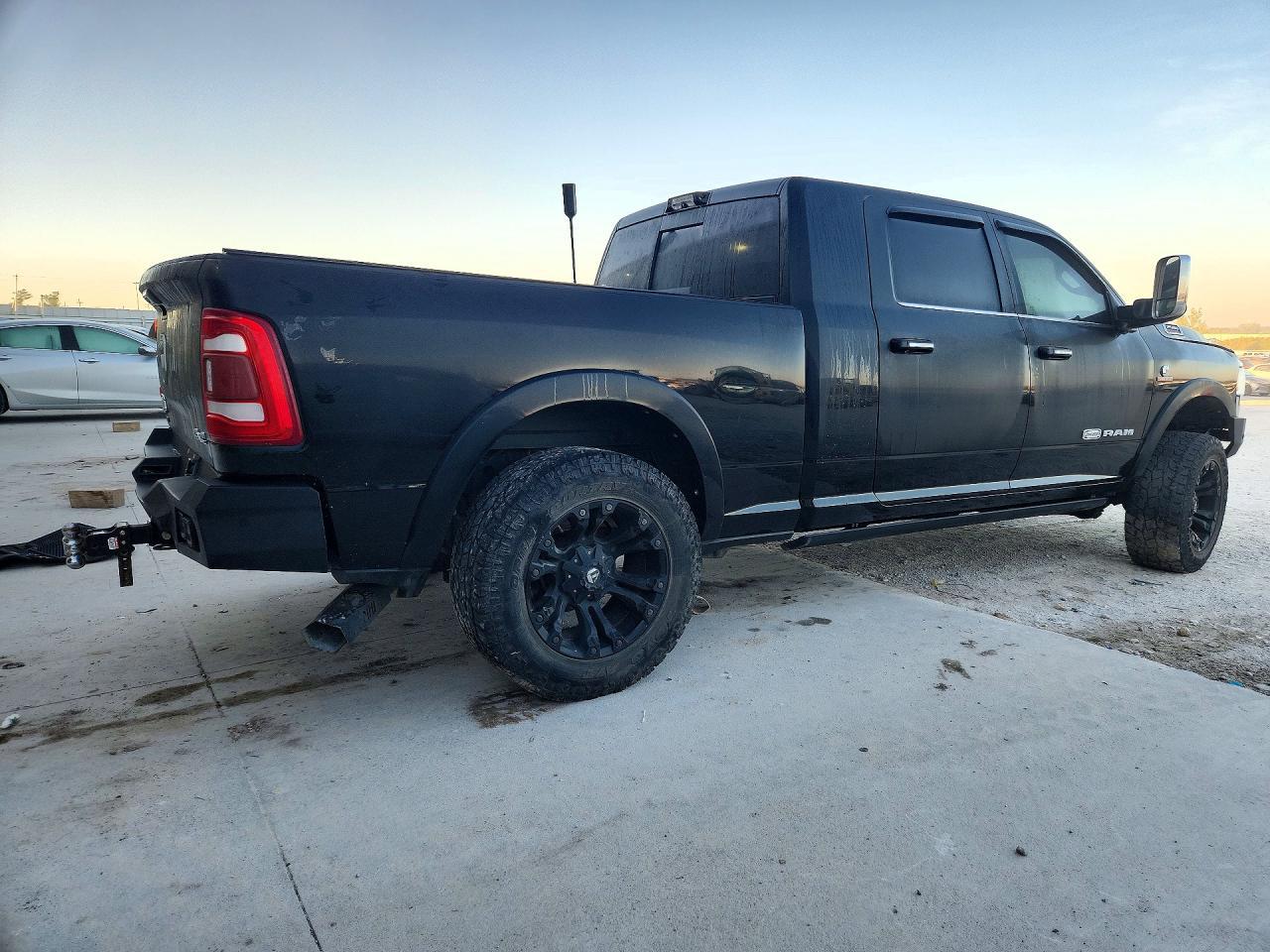 2022 Ram 2500 Longhorn - Image 3