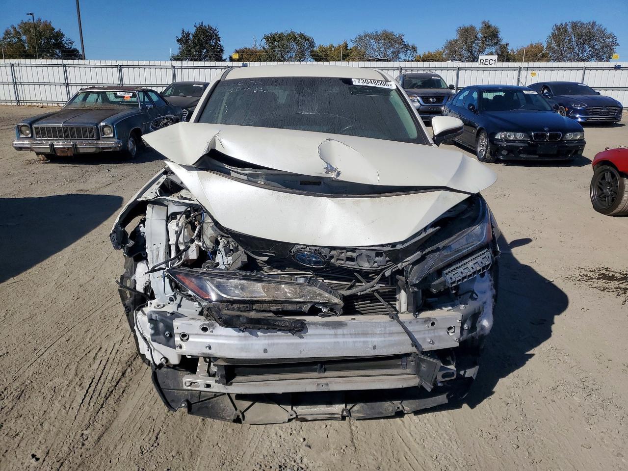 2021 Toyota Venza Le - Image 5