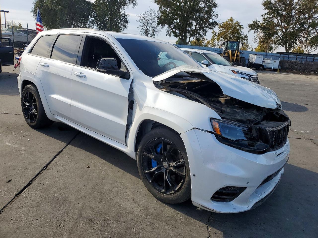 2019 Jeep Grand Cherokee Srt-8 - Image 4