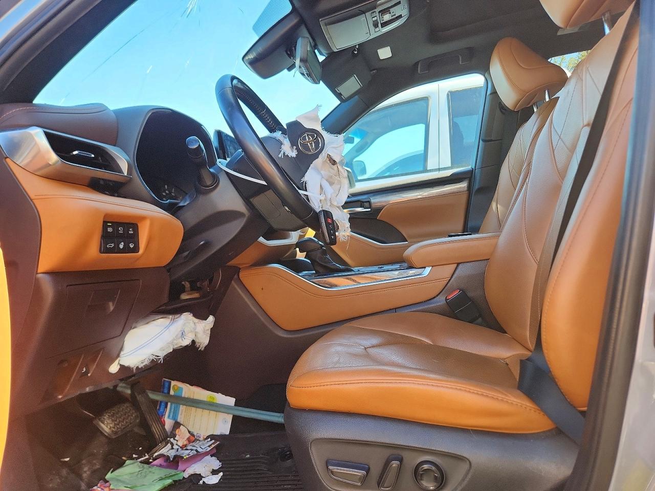 2021 Toyota Highlander Hybrid Platinum - Image 7