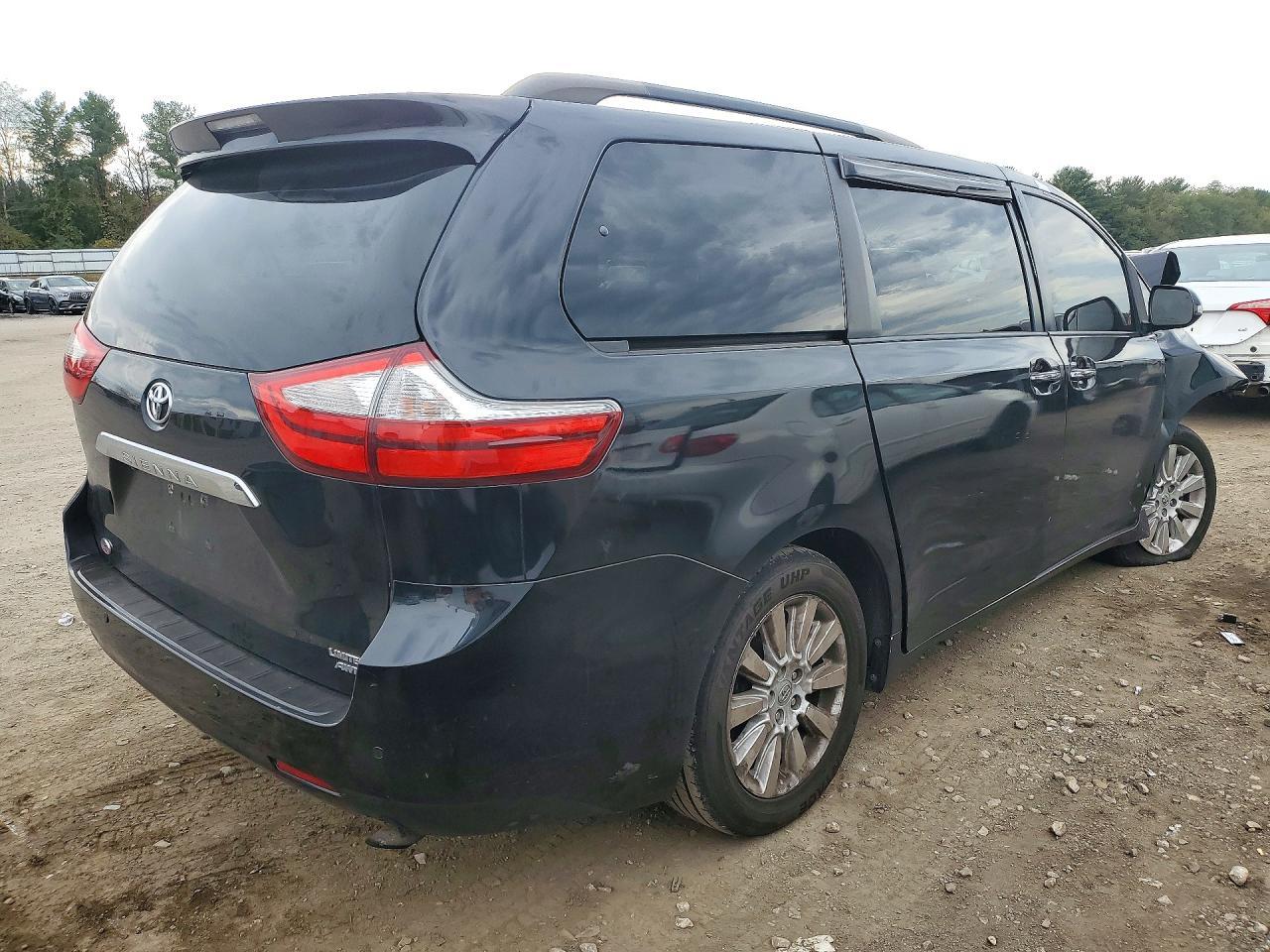 2015 Toyota Sienna Limited 7-Passenger - Image 3