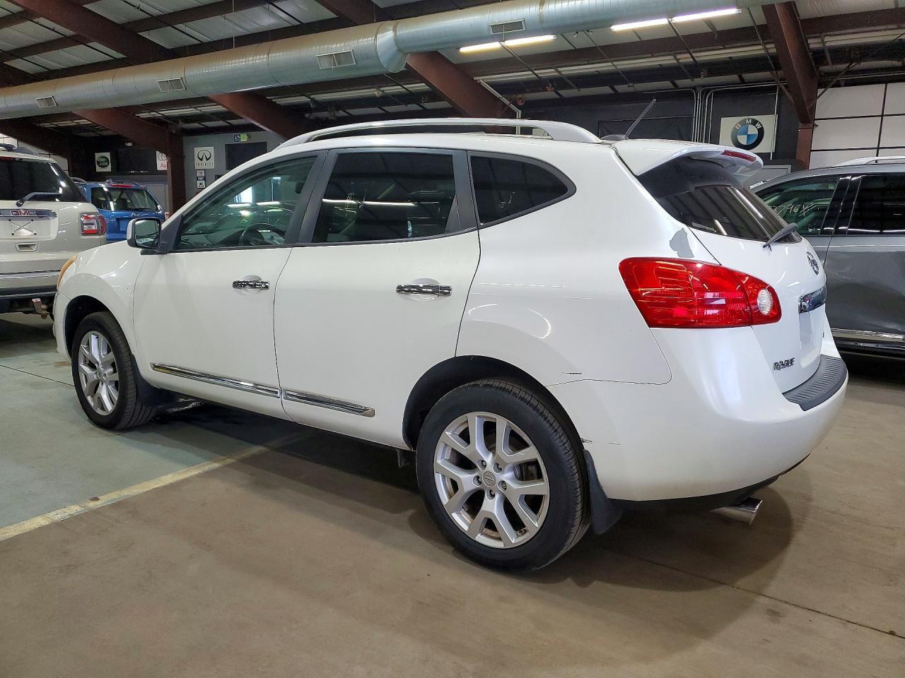 2011 Nissan Rogue S - Фото 2