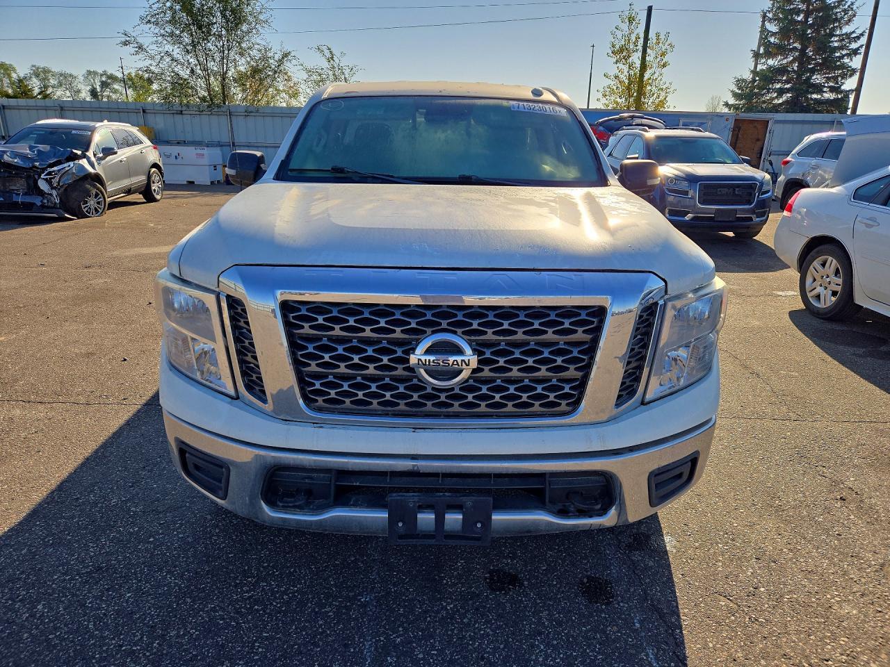 2017 Nissan Titan Sv - Image 5