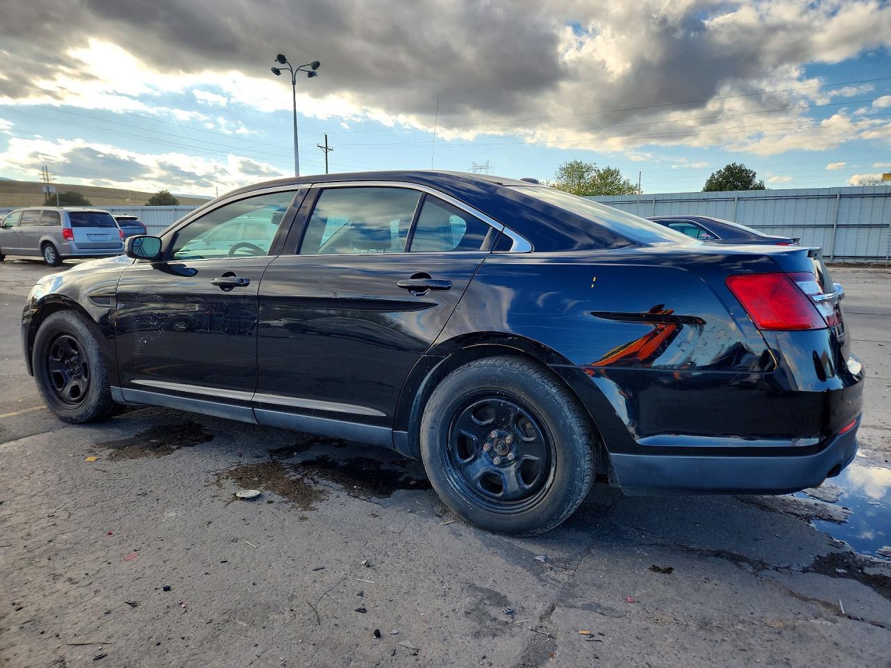 2017 Ford Taurus Police Interceptor - Фото 2