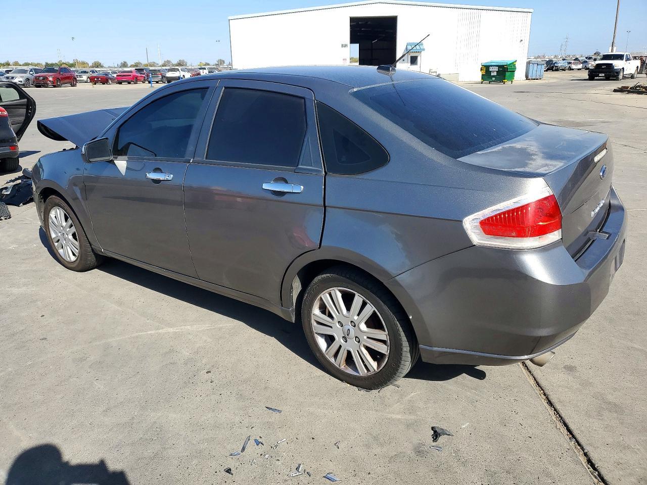2010 Ford Focus Sel - Image 2