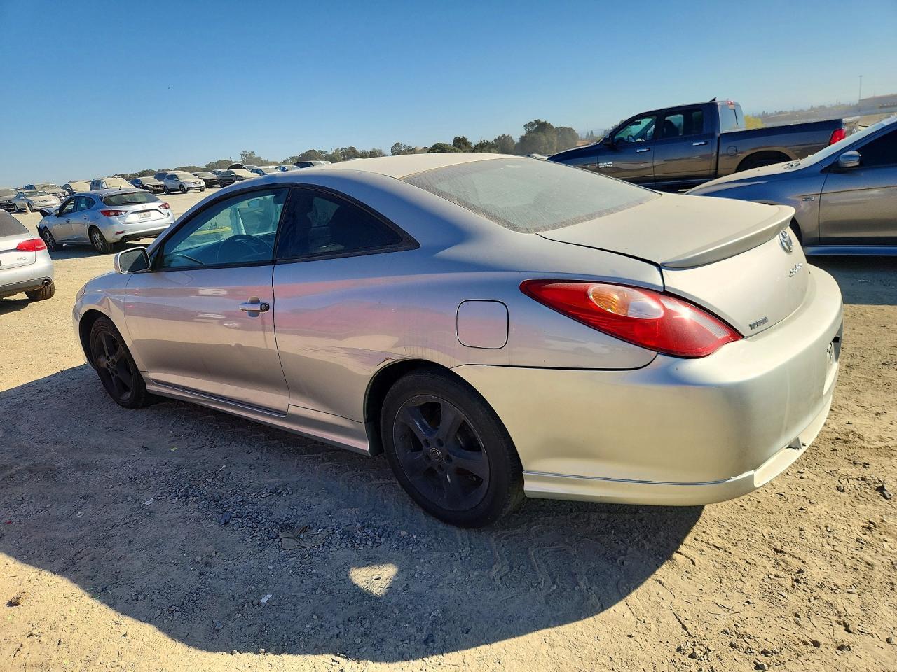 2005 Toyota Camry Solara Se - Image 2