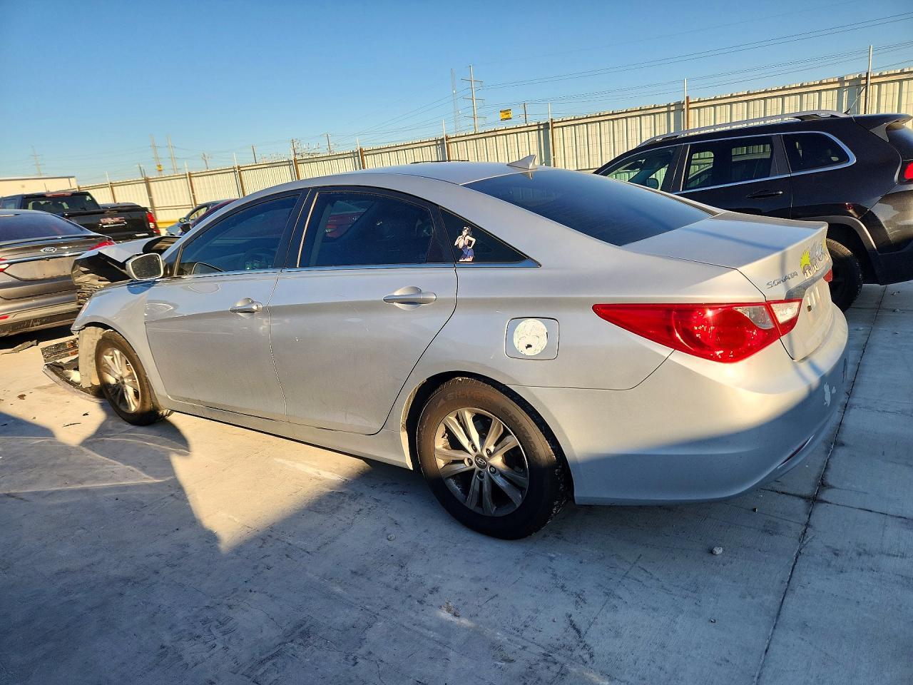 2012 Hyundai Sonata Gls - Image 2