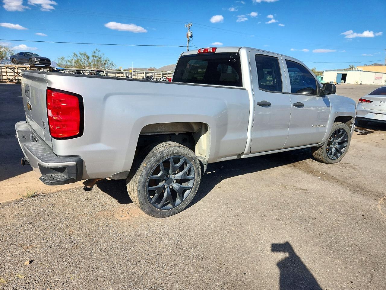 2017 Chevrolet Silverado C1500 Custom - Фото 3