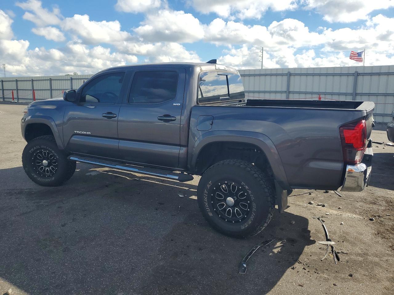 2018 Toyota Tacoma Sr5 V6 - Image 2