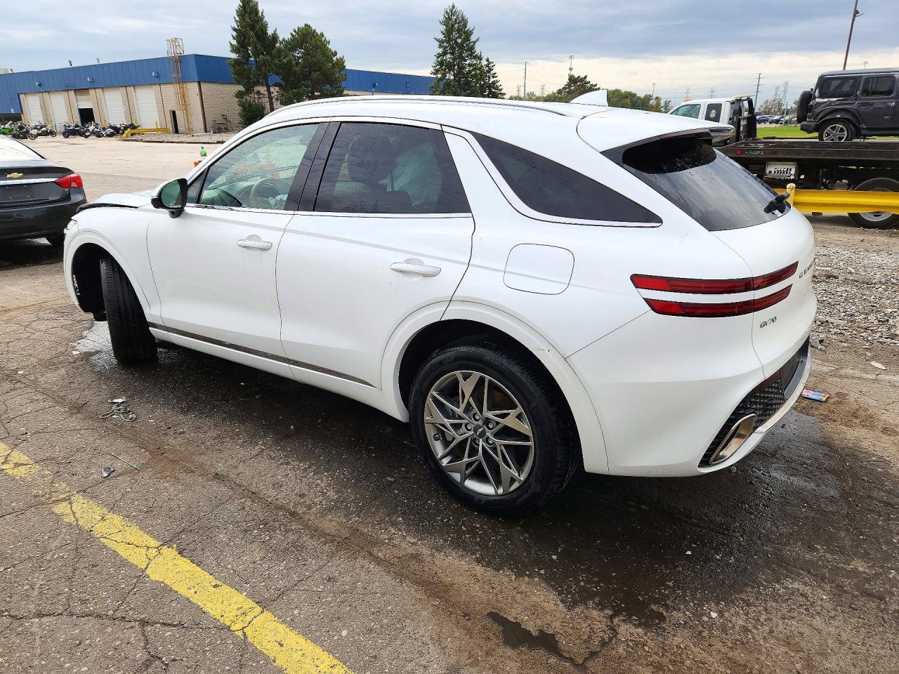 2025 Genesis Gv70 2.5T Standard - Image 2