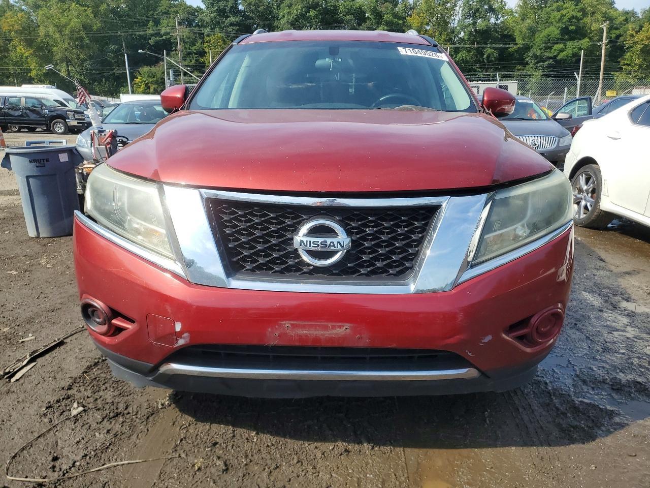 2015 Nissan Pathfinder S - Image 5