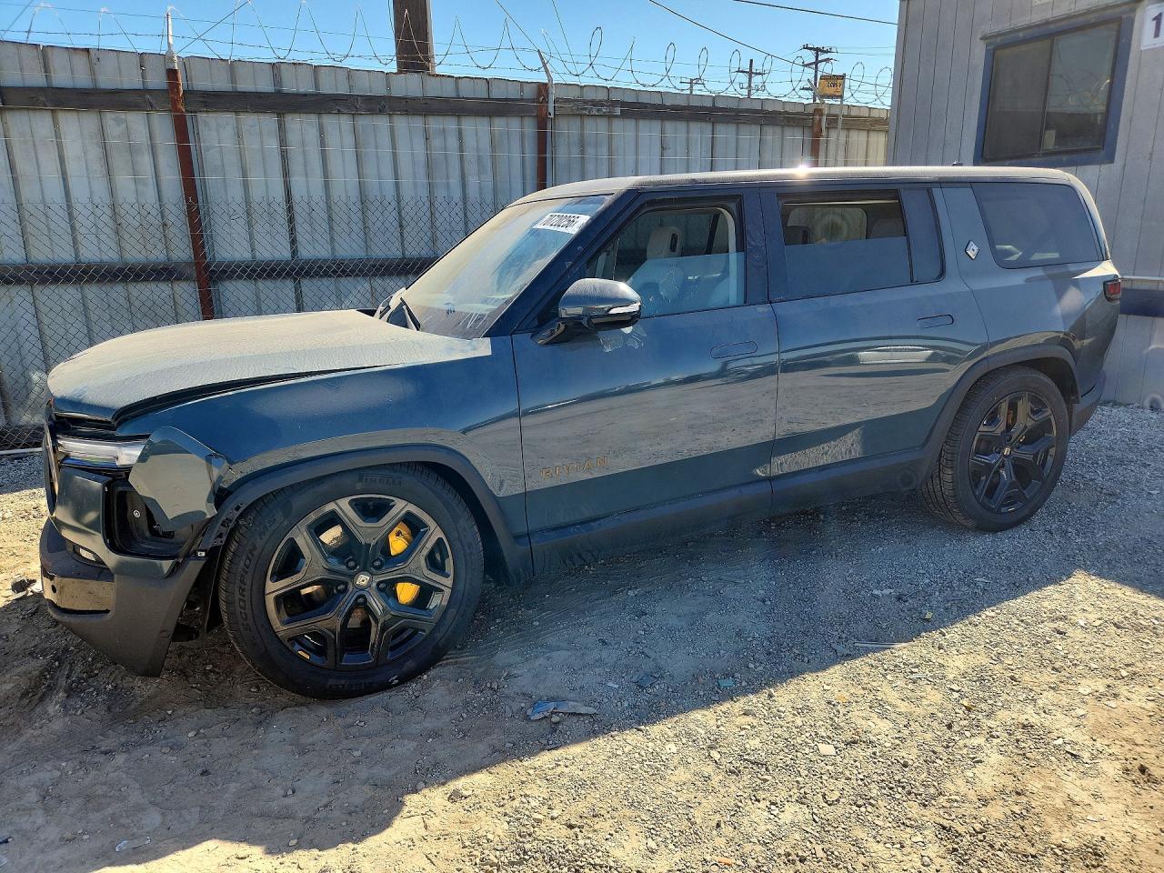 2025 Rivian R1S Premium