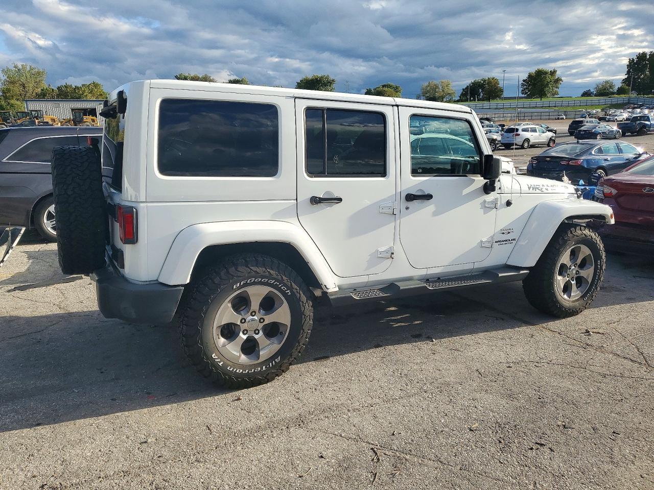 2017 Jeep Wrangler Unlimited Sahara - Image 3