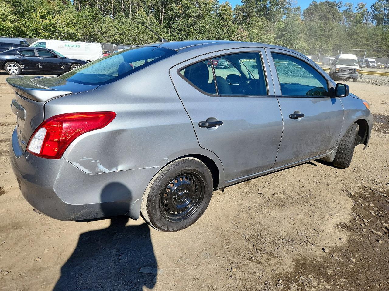 2014 Nissan Versa 1.6 S - Фото 3