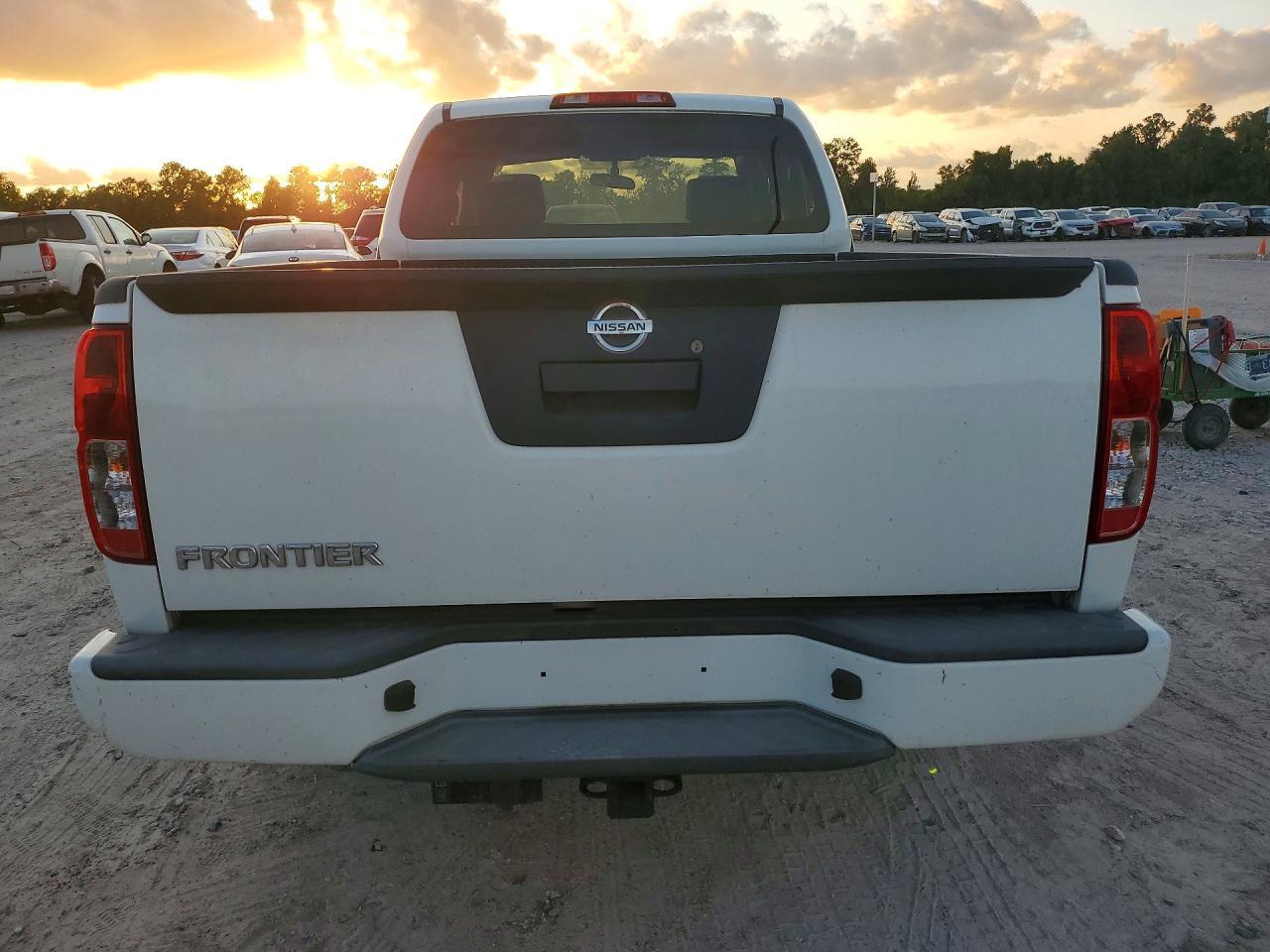 2020 Nissan Frontier S - Image 6