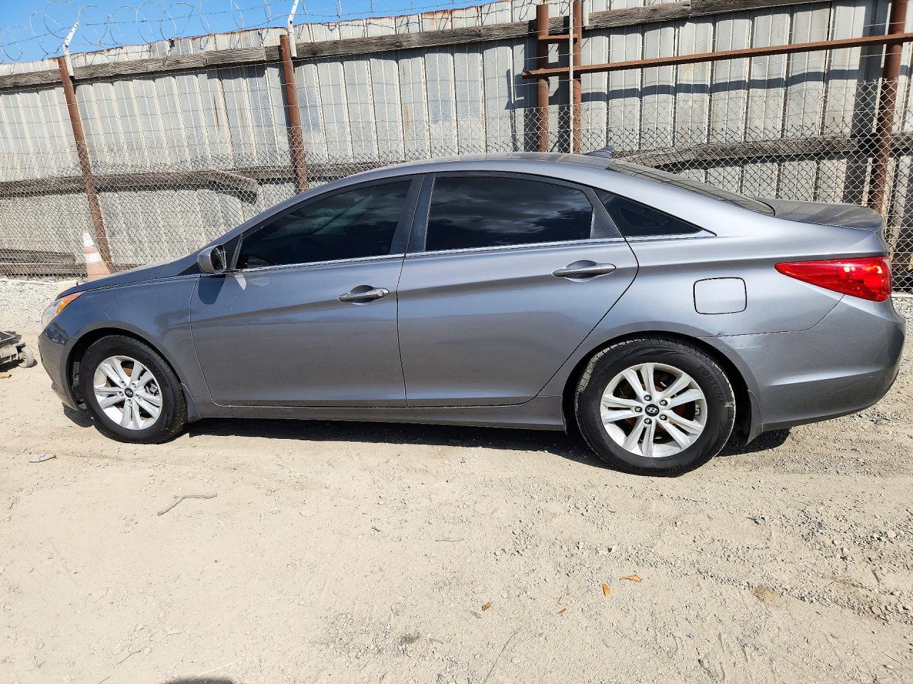 2012 Hyundai Sonata Gls - Фото 2