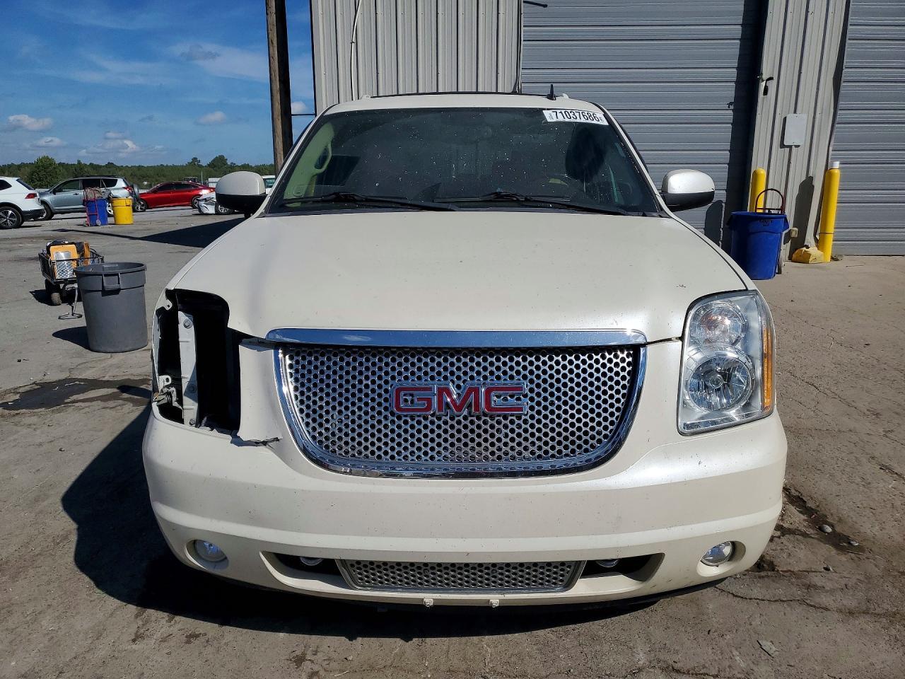 2010 GMC Yukon Denali - Фото 5