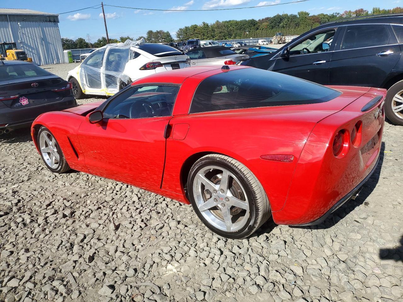 2005 Chevrolet Corvette - Фото 2