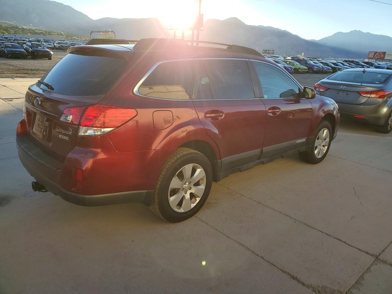 2011 Subaru Outback 2.5I Premium - Image 3
