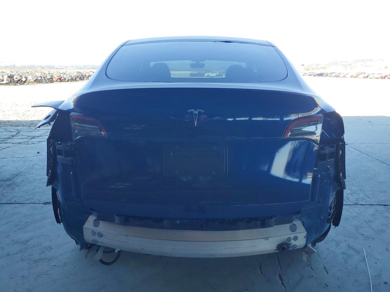 2023 Tesla Model Y - Image 6