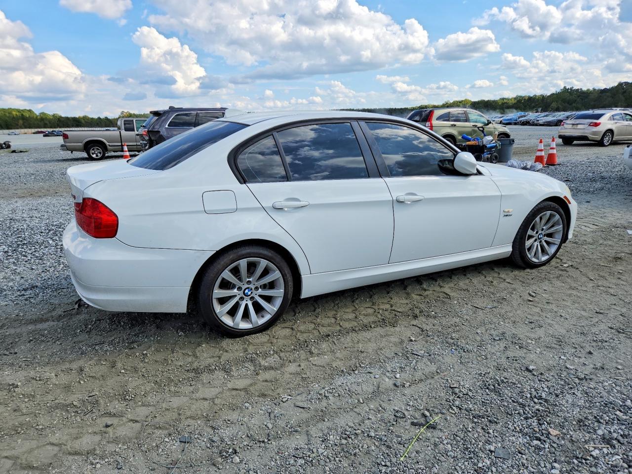 2011 BMW 328 Xi - Фото 3
