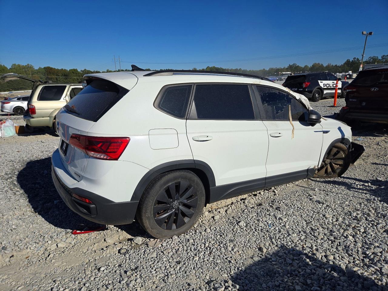 2022 Volkswagen Taos S - Image 3