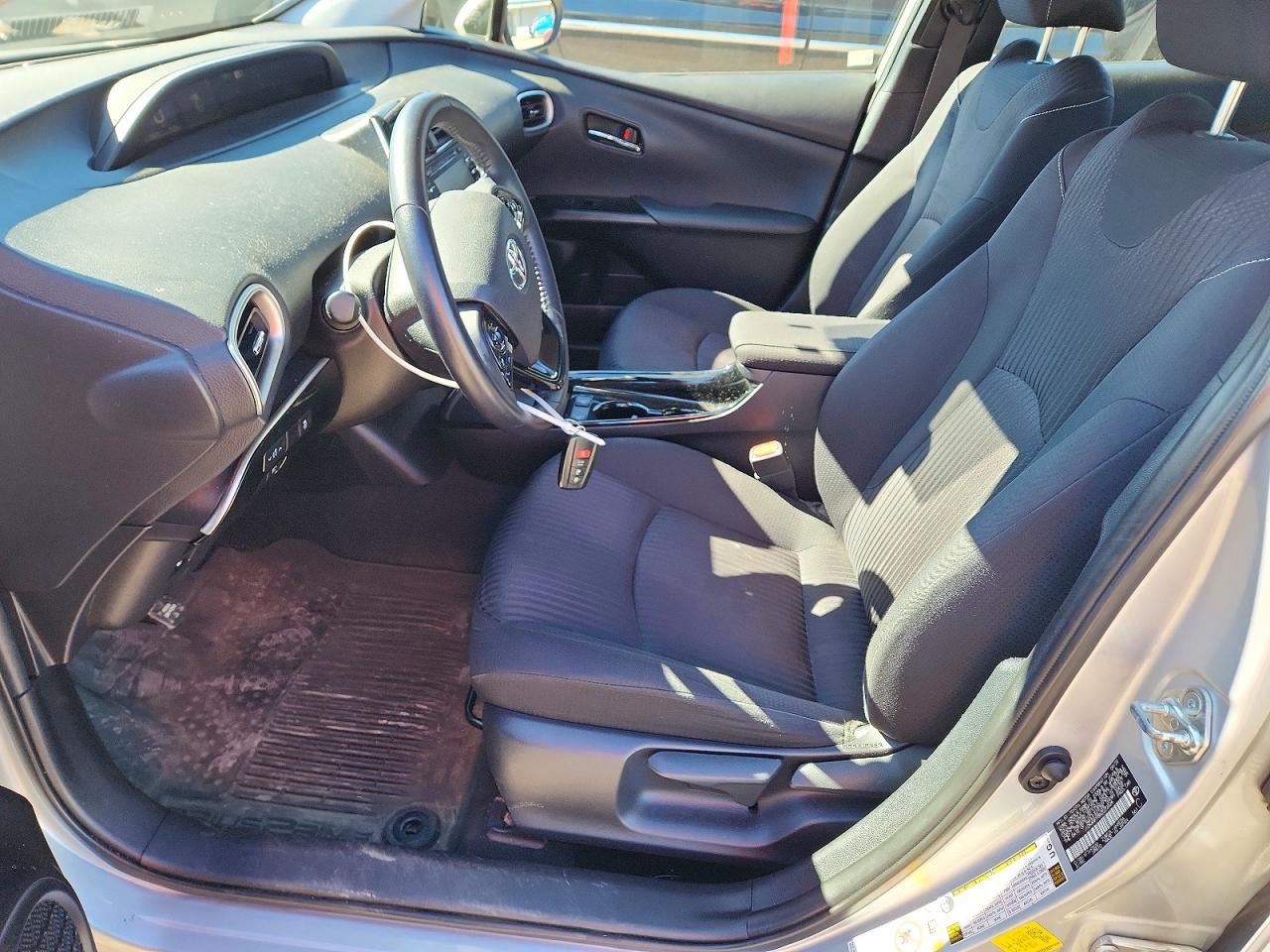 2022 Toyota Prius Prime Le - Image 7