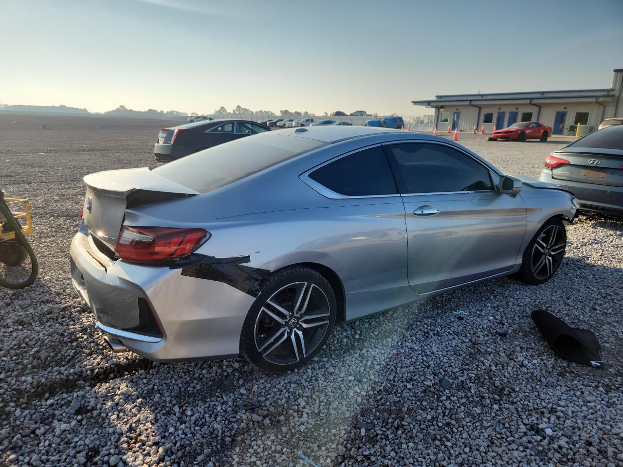 2017 Honda Accord Touring - Image 3