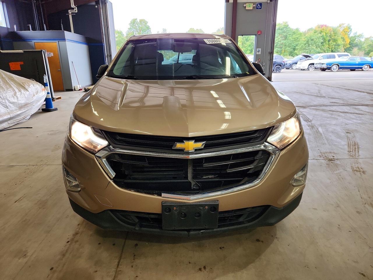 2018 Chevrolet Equinox Ls - Image 5