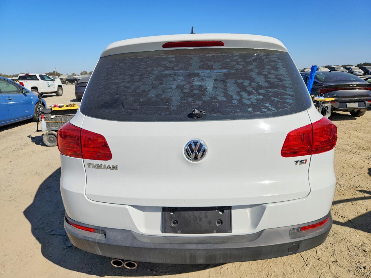 2016 Volkswagen Tiguan S - Image 6
