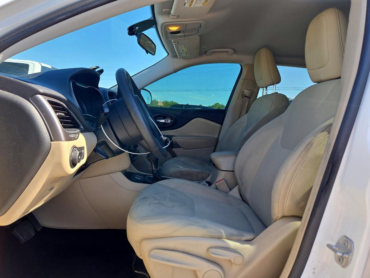2019 Jeep Cherokee Latitude - Image 7