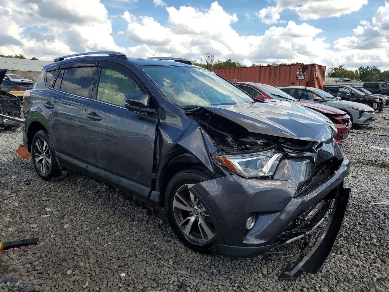 2018 Toyota Rav4 Xle - Image 4