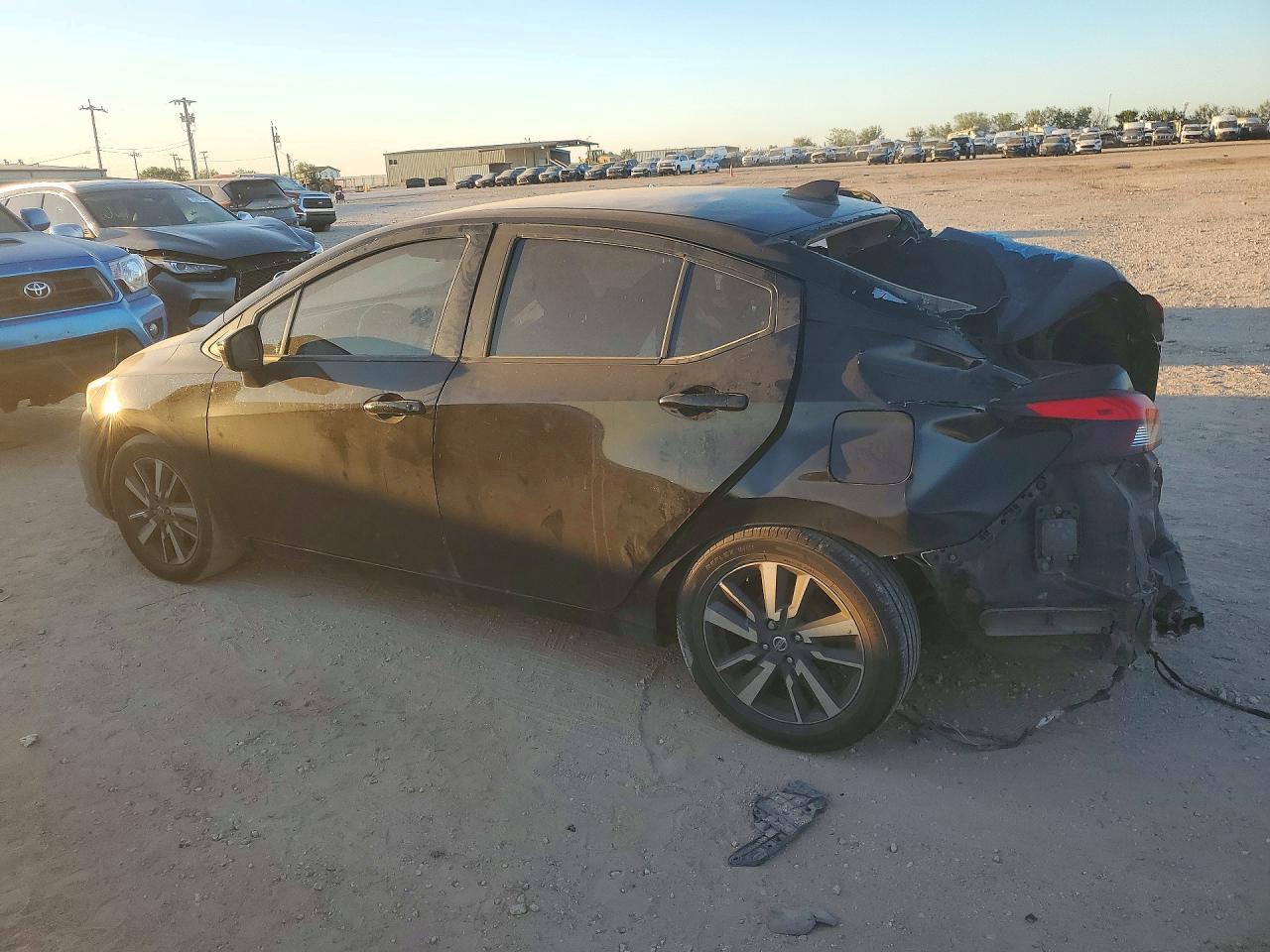 2021 Nissan Versa Sv - Фото 2