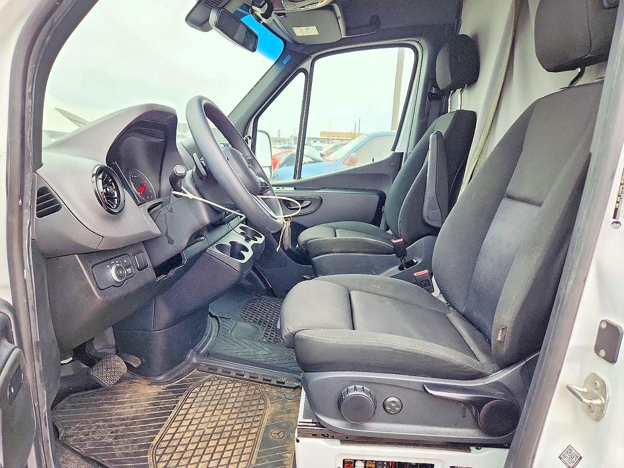 2024 Mercedes-Benz Sprinter 2500 Delivery Van - Image 7