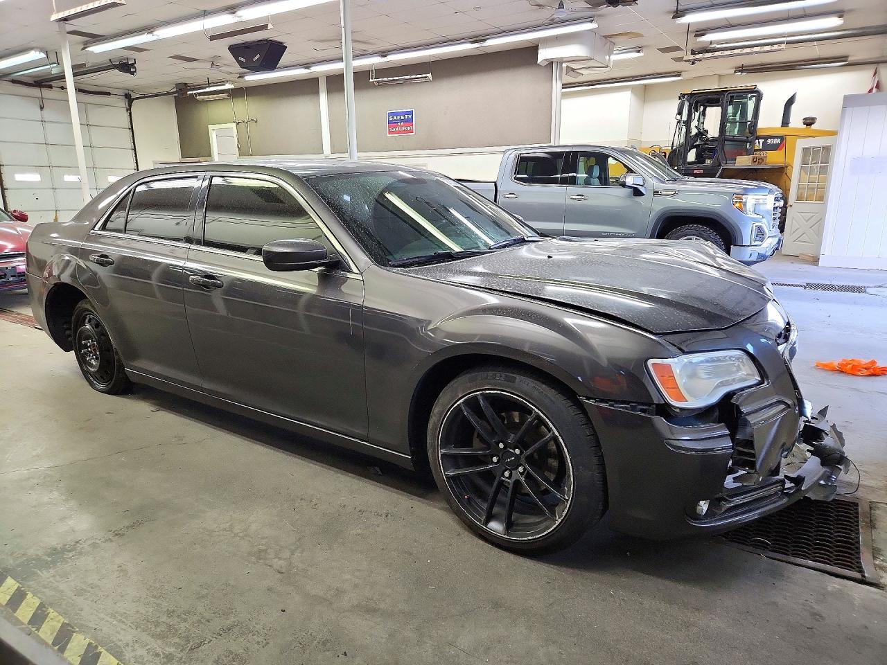 2013 Chrysler 300 - Image 4