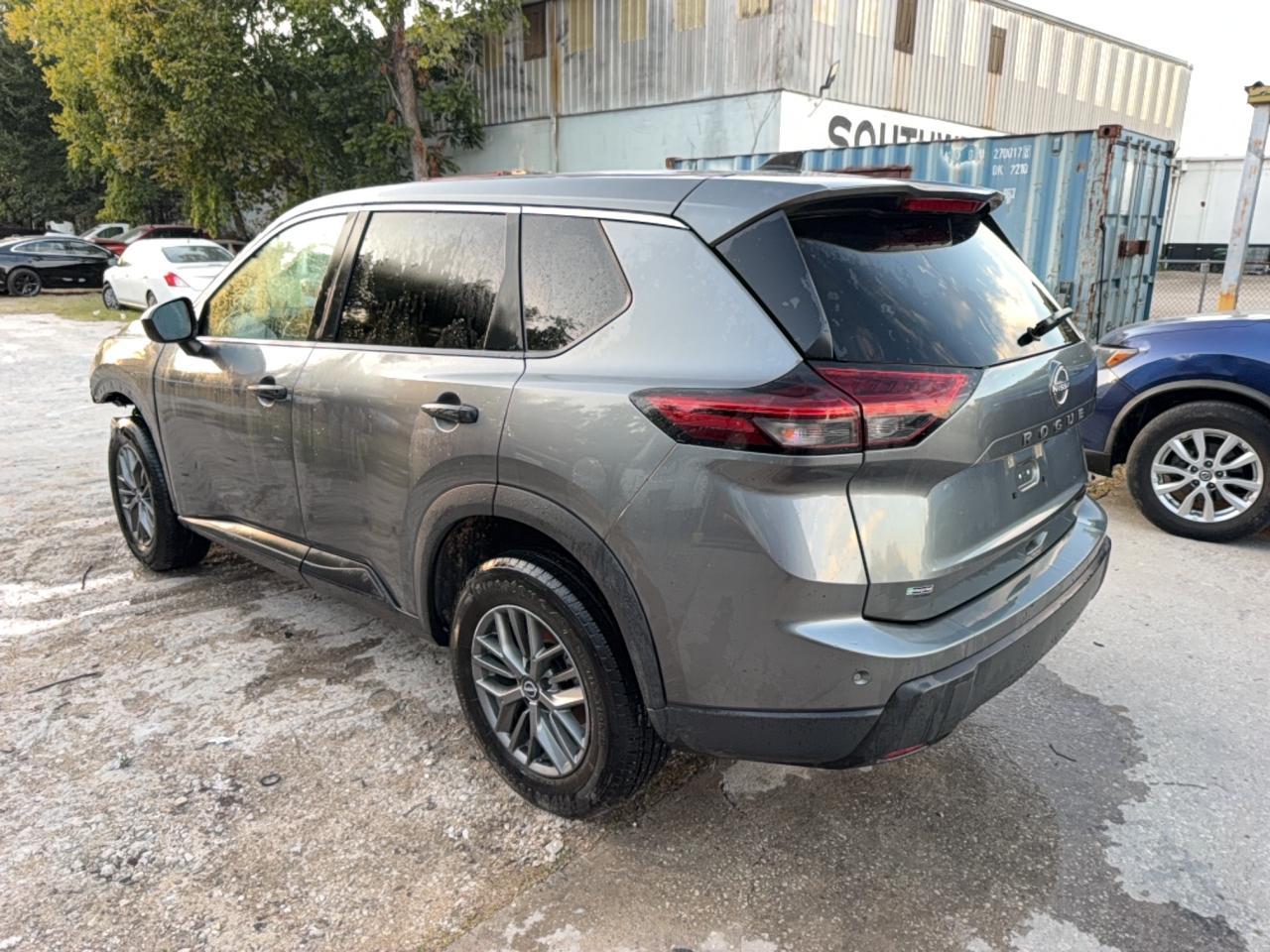 2024 Nissan Rogue S - Фото 3