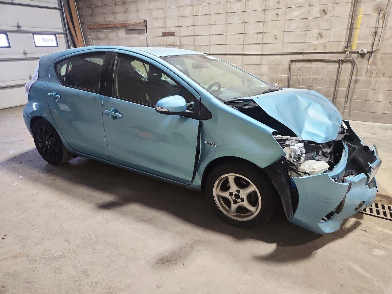 2013 Toyota Prius C Two - Фото 4