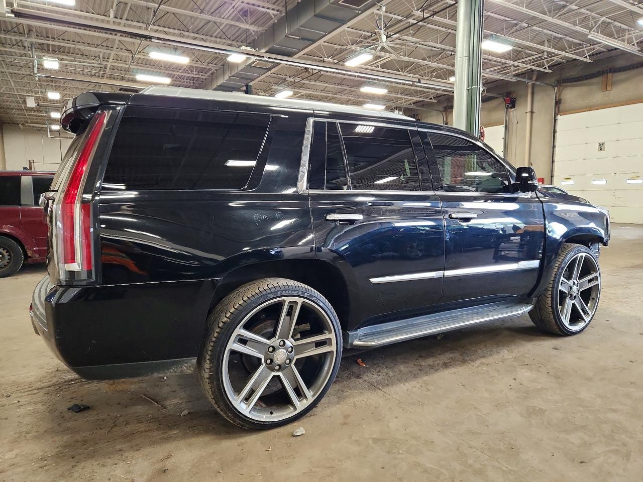 2019 Cadillac Escalade Luxury - Фото 3