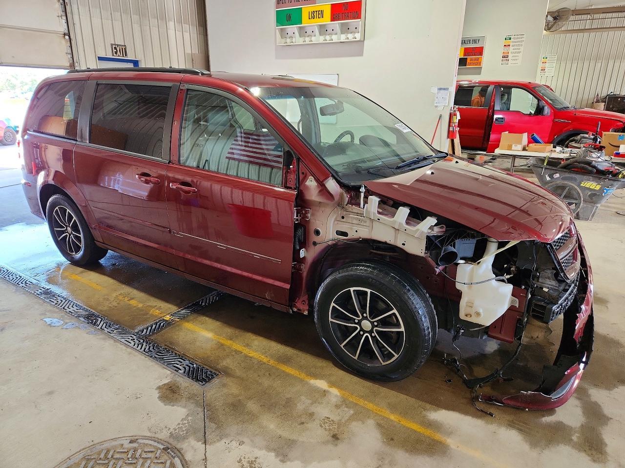 2017 Dodge Grand Caravan Gt - Image 4