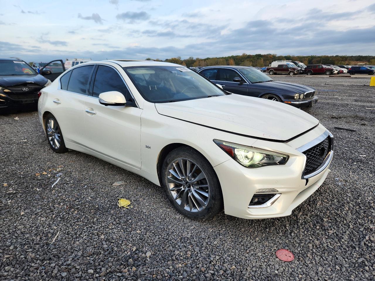 2018 Infiniti Q50 3.0T Luxe - Image 4