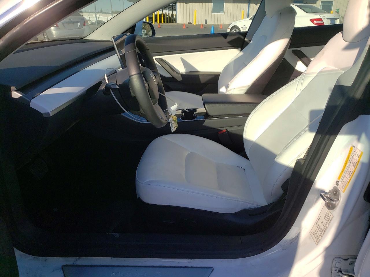 2020 Tesla Model 3 - Фото 7