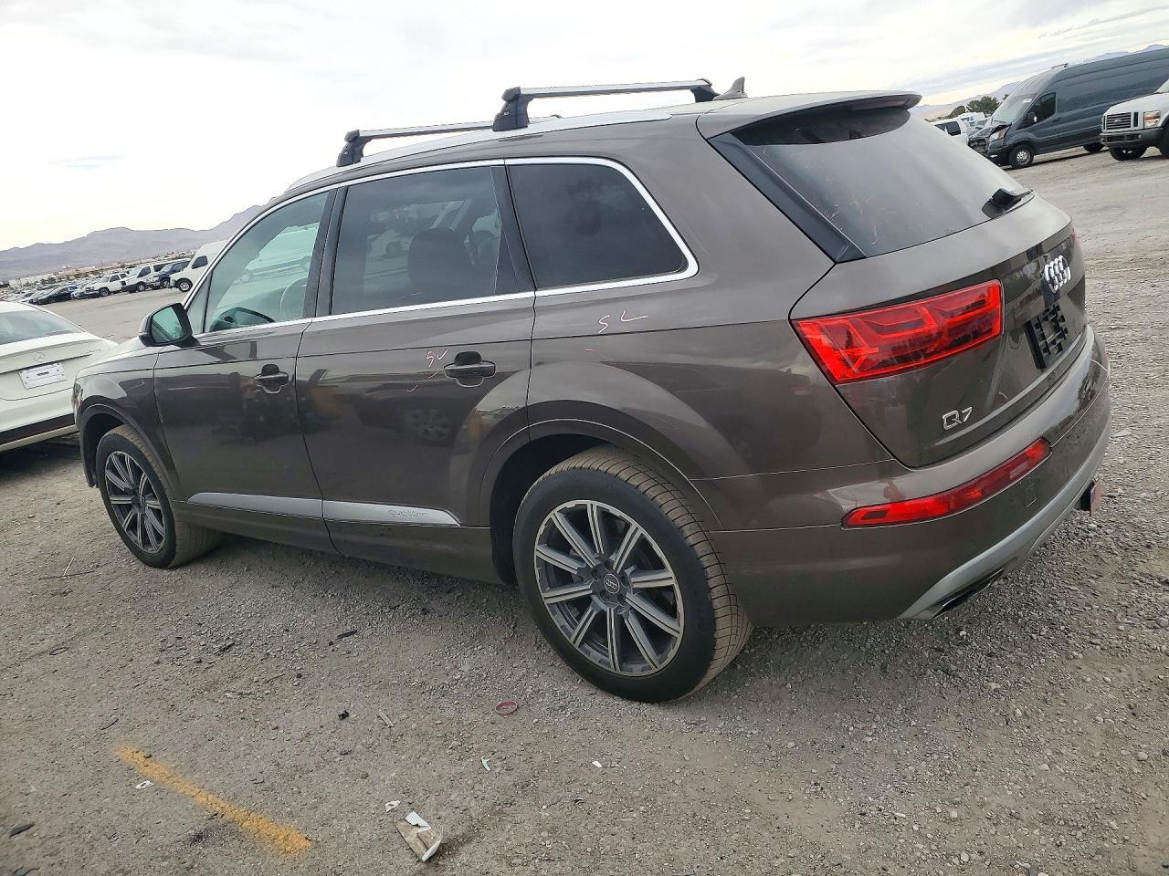 2017 Audi Q7 Premium Plus - Image 2