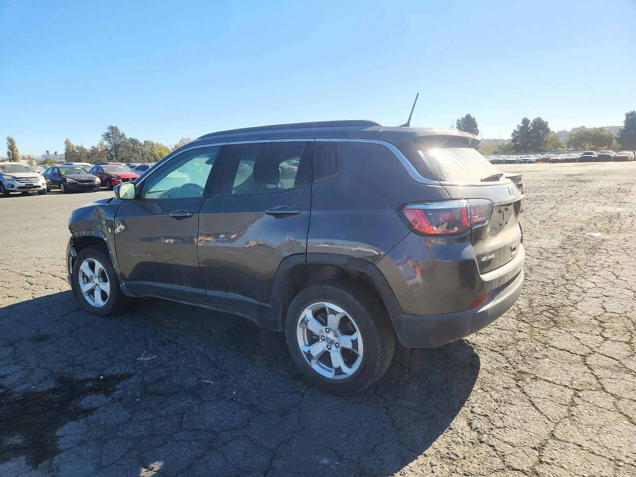 2020 Jeep Compass Latitude - Image 2