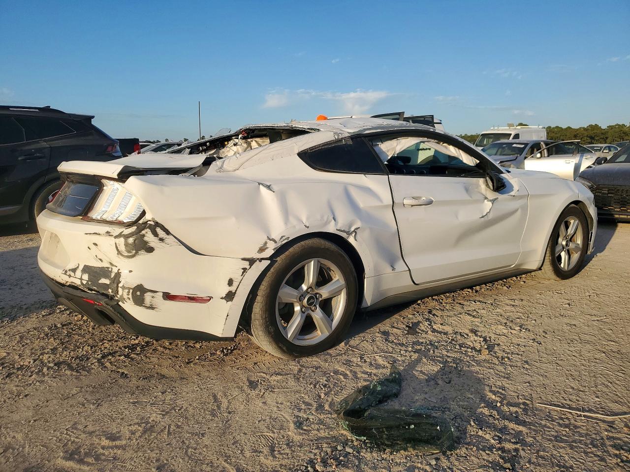 2018 Ford Mustang - Фото 3