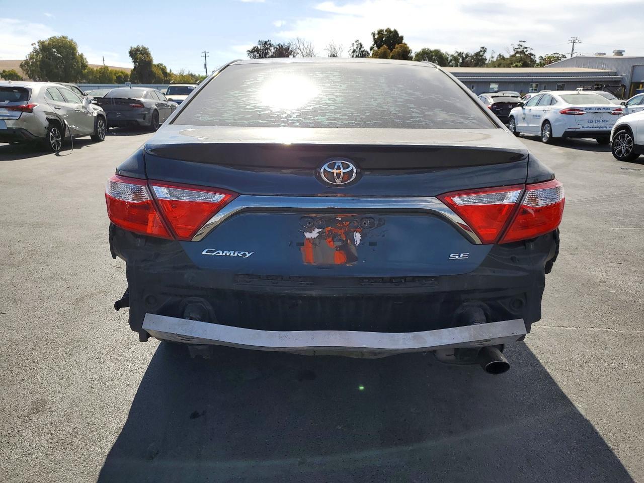 2016 Toyota Camry Se - Фото 6