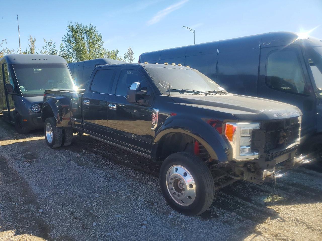 2017 Ford F450 Super Duty - Фото 4