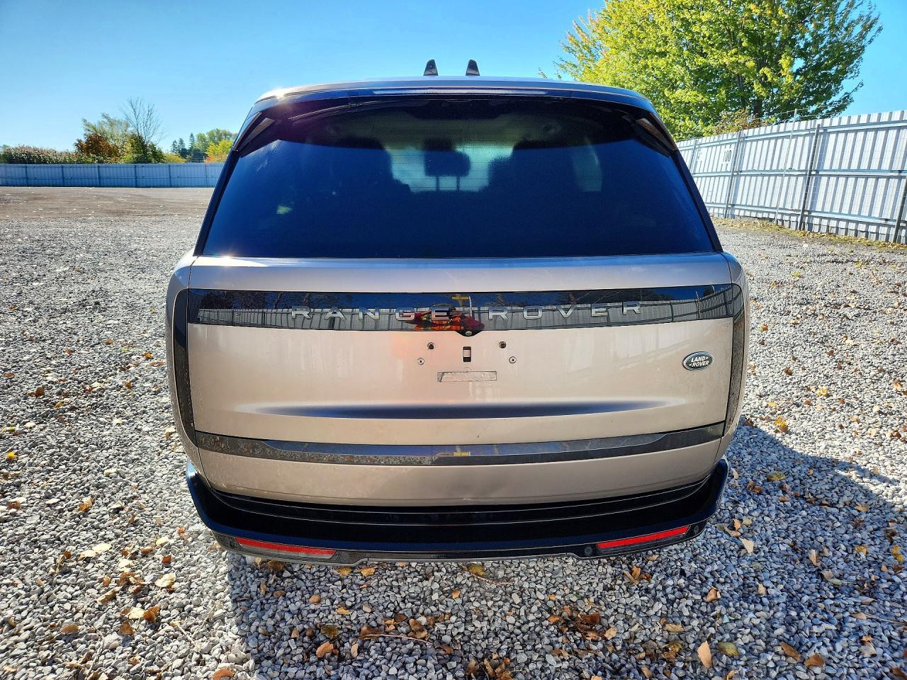 2023 Land Rover Range Rover Autobiography - Image 6