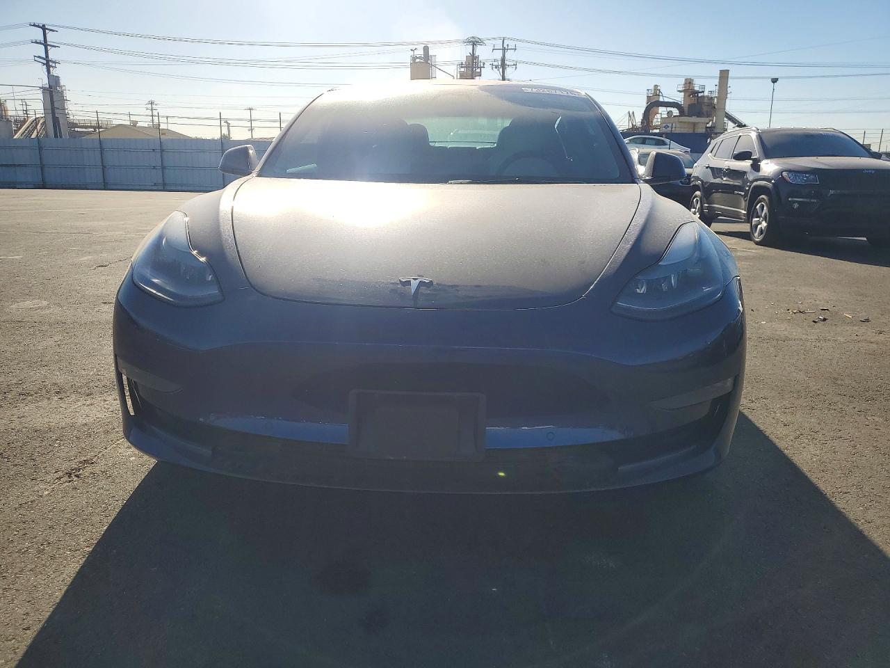 2022 Tesla Model 3 - Image 5