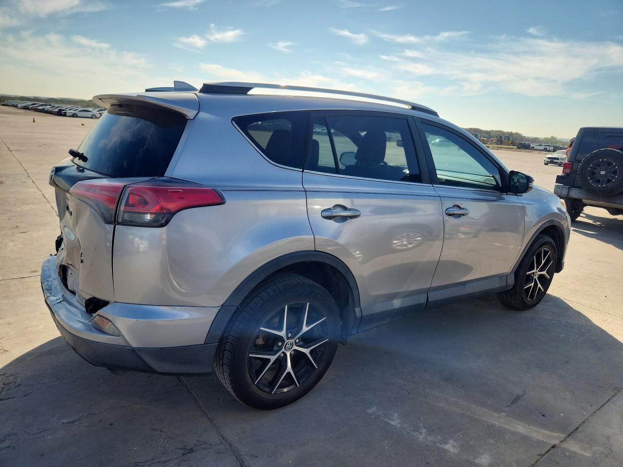 2016 Toyota Rav4 Se - Image 3